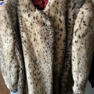 Olympia faux fur coat. Vintage. Size medium.